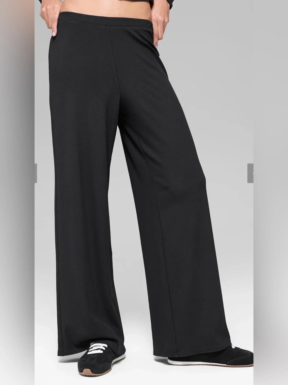Alo Yoga Mid-Rise Dreamlight Straight Pant